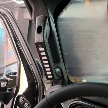 Picture of VOSWITCH 8 Switch Programmable Grab Handle Switch Panel, Jeep Wrangler JL & Gladiator JT 24-26